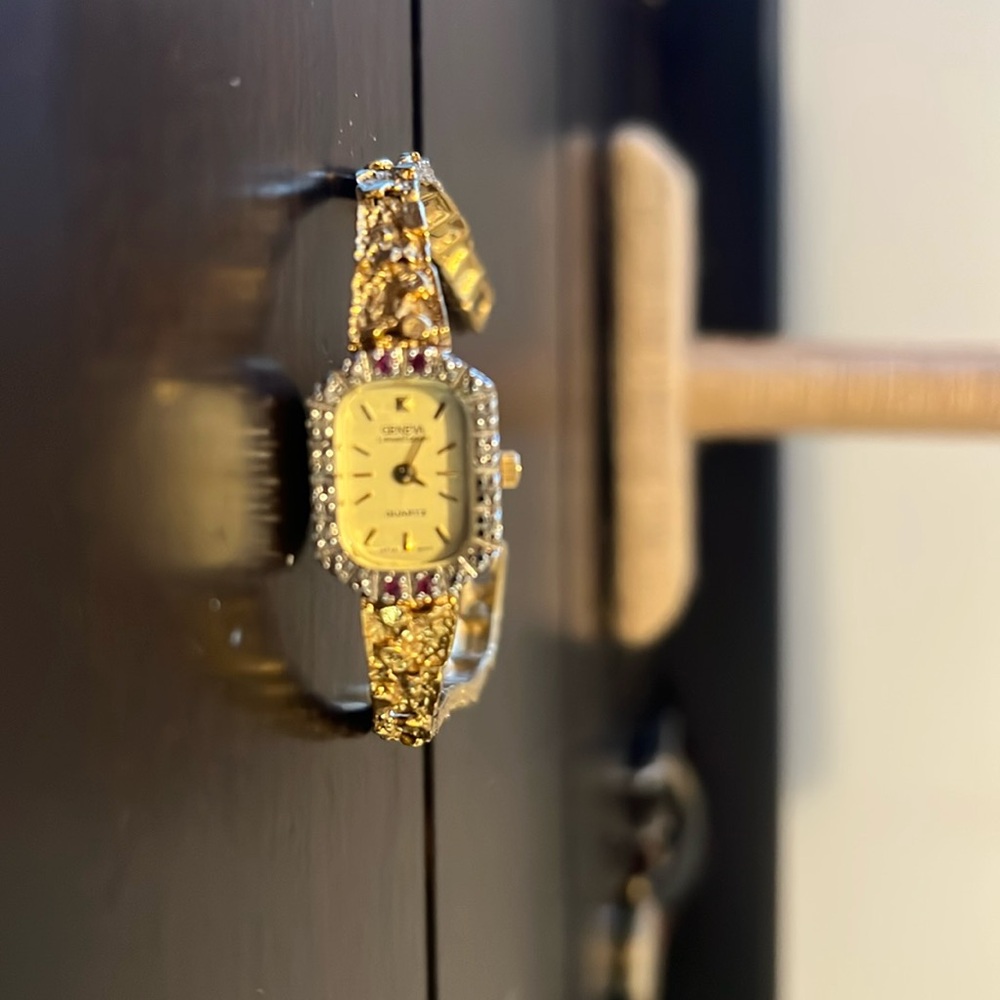 Vintage Geneva Watch Women Ruby Diamond Gold Tone Nugget Band. No Battery 6.75"